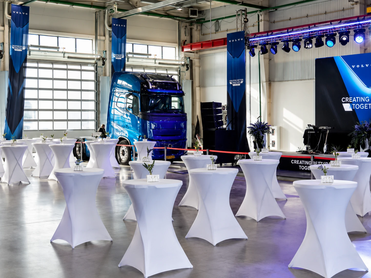 Пространство внутри сервисной станции Volvo Trucks